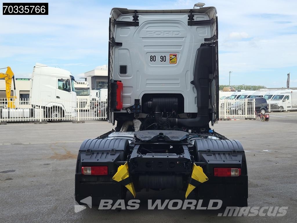 Ford F-Max 500 4X2 Retarder 2x Tanks Standklima Navi AC Tractor Units