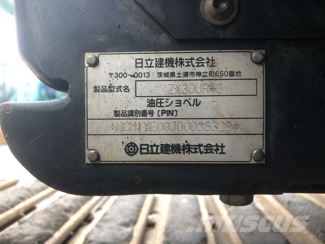 Hitachi ZX 30 UR-5, 2011, 富津市, 千葉県, Japan - Used mini