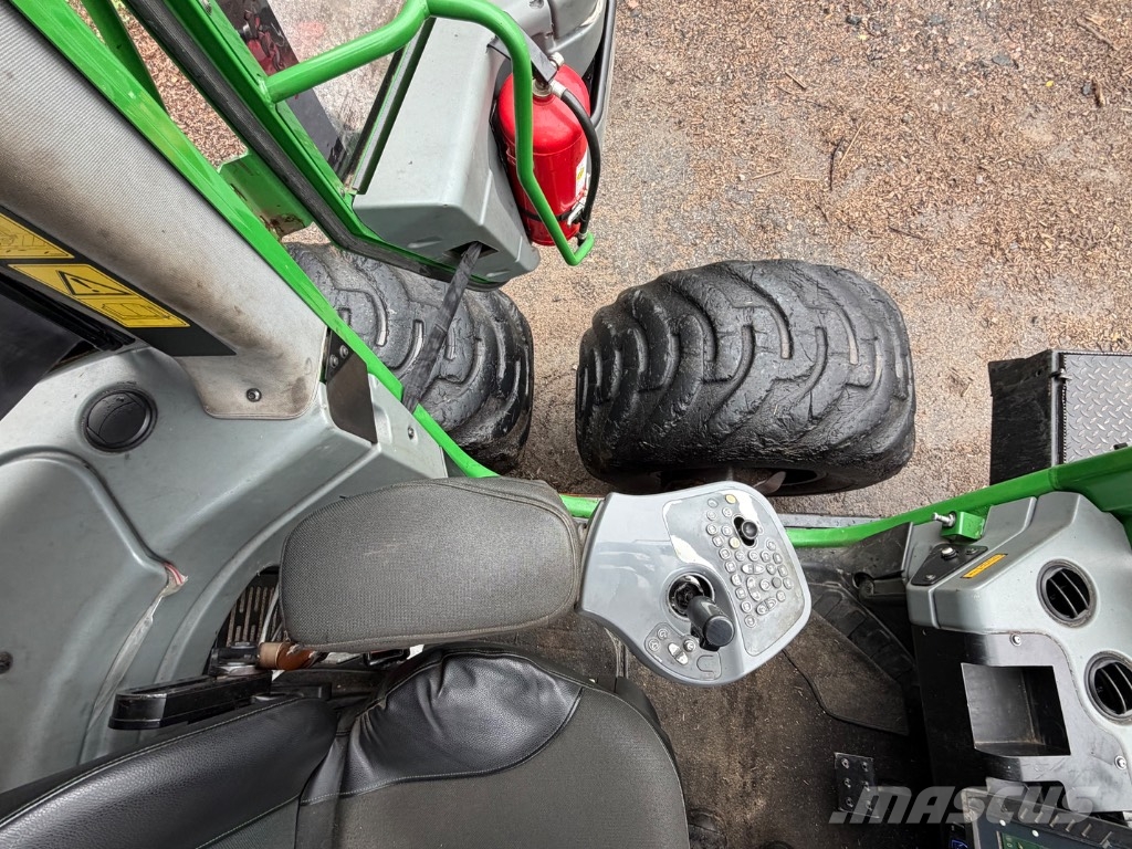 John Deere 1210 E Forvarderi
