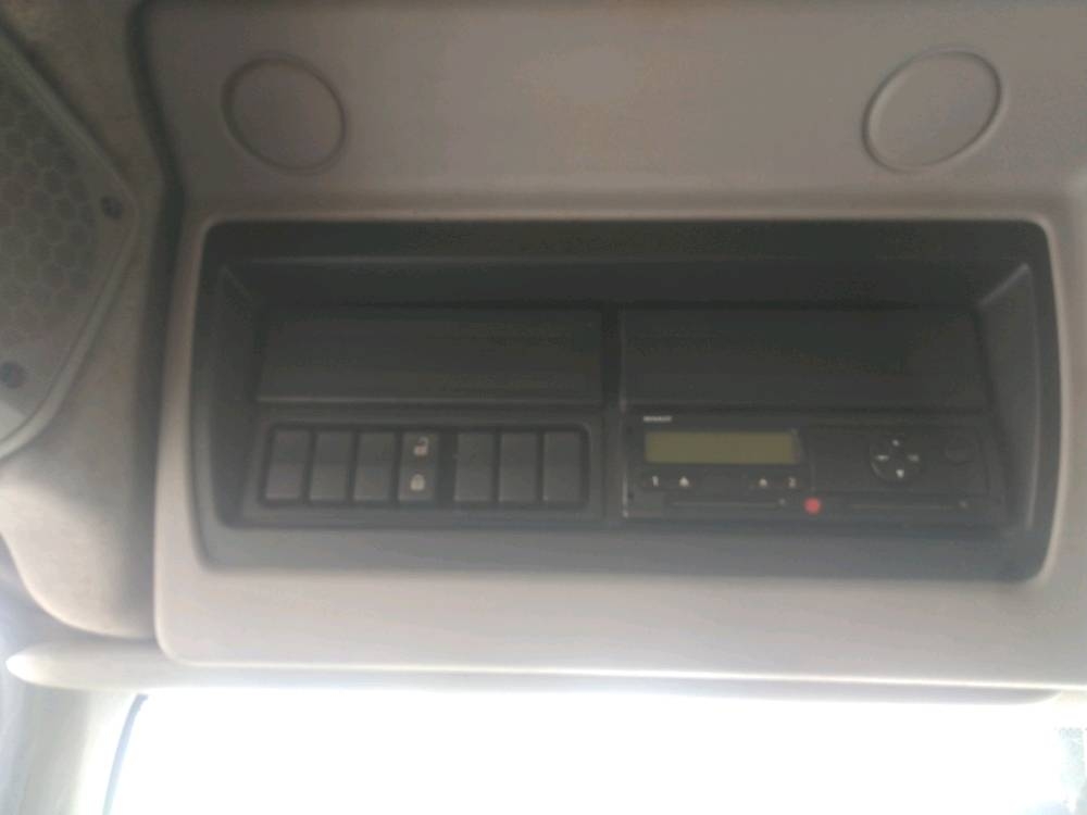 Renault MIDLUM 220 DXI Camiones con caja de remolque