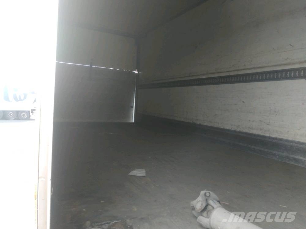 Renault MIDLUM 220 DXI Camiones con caja de remolque