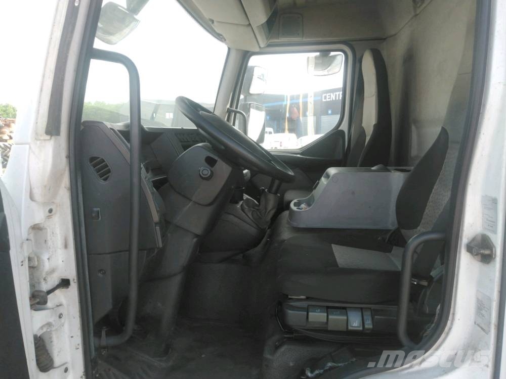 Renault MIDLUM 220 DXI Camiones con caja de remolque