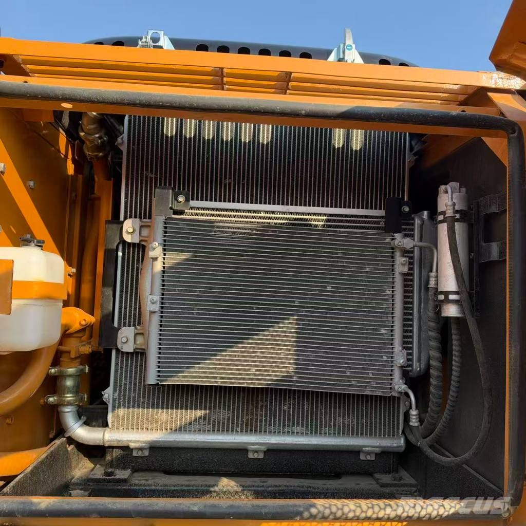 Sany SY 215 C Raupenbagger