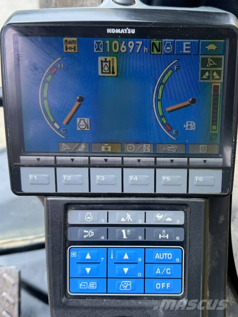 Komatsu PW 148-8     2015 Escavadoras de rodas