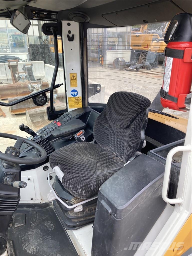 Liebherr L 506 Compact Pyöräkuormaajat
