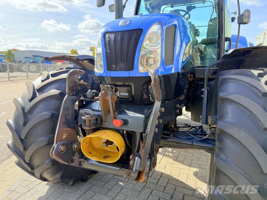 New Holland TS125A Traktori
