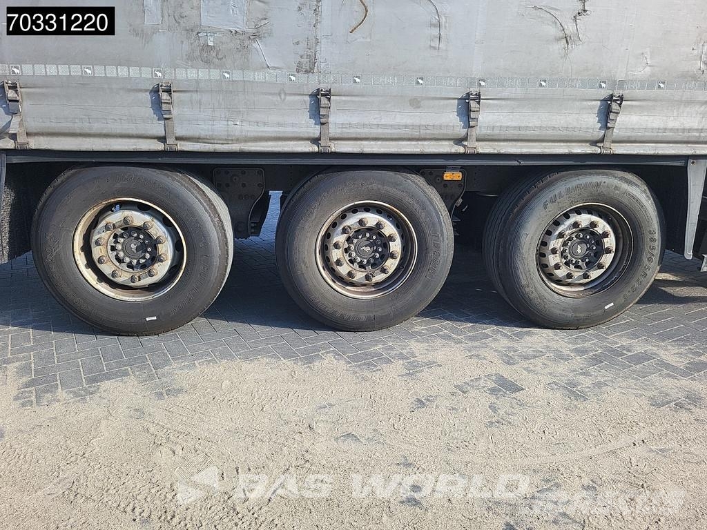 Schmitz Cargobull SCB*S3T 3 axles 篷布半拖車