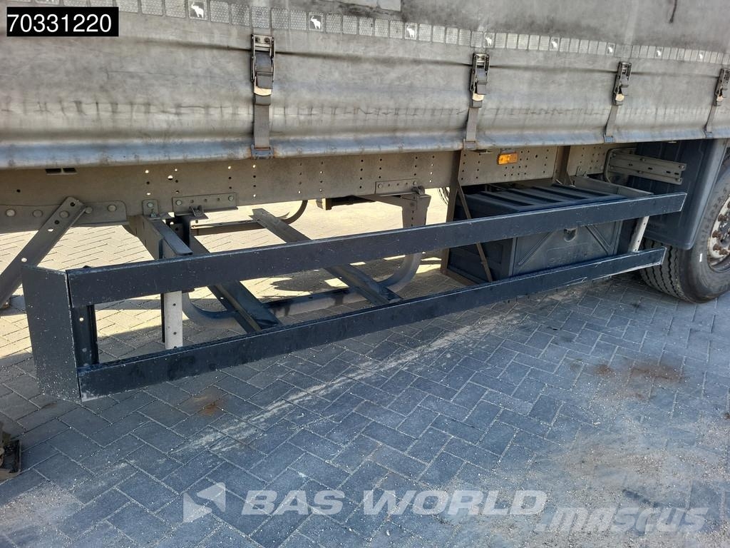 Schmitz Cargobull SCB*S3T 3 axles 篷布半拖車