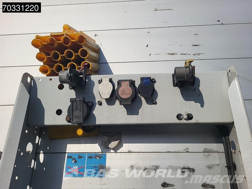 Schmitz Cargobull SCB*S3T 3 axles 篷布半拖車