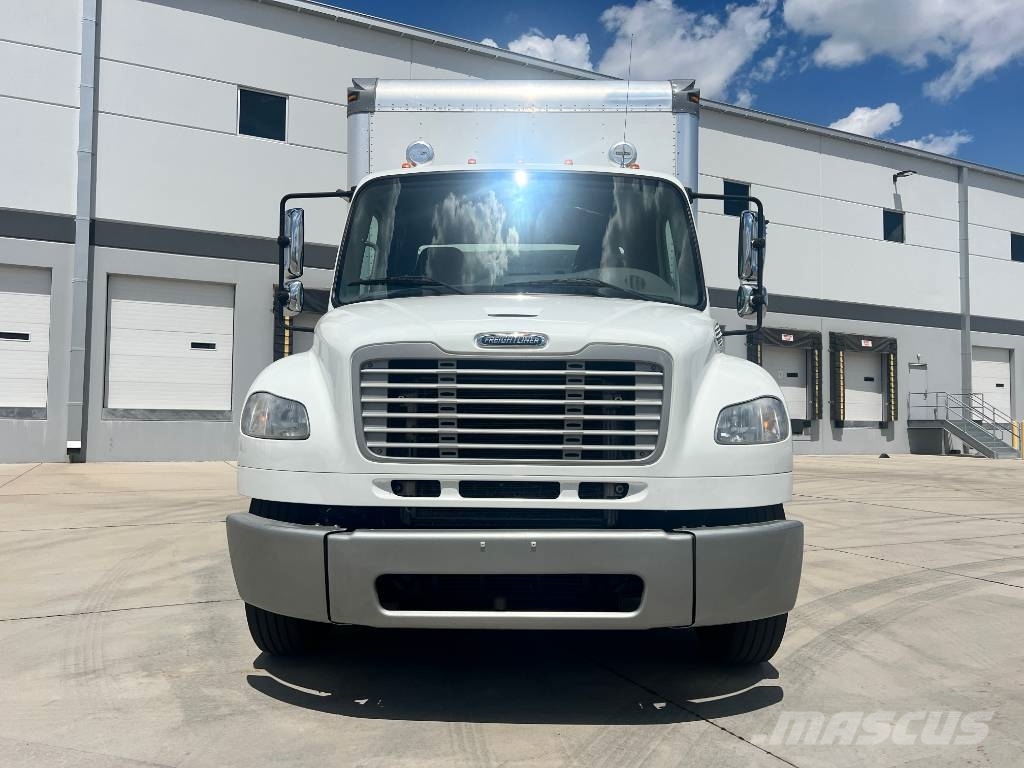 Freightliner M 106 Kapali kasa kamyonlar