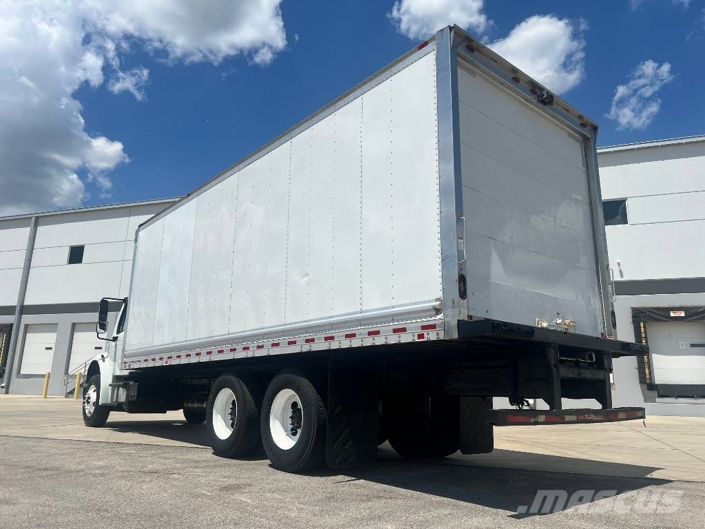Freightliner M 106 Kapali kasa kamyonlar