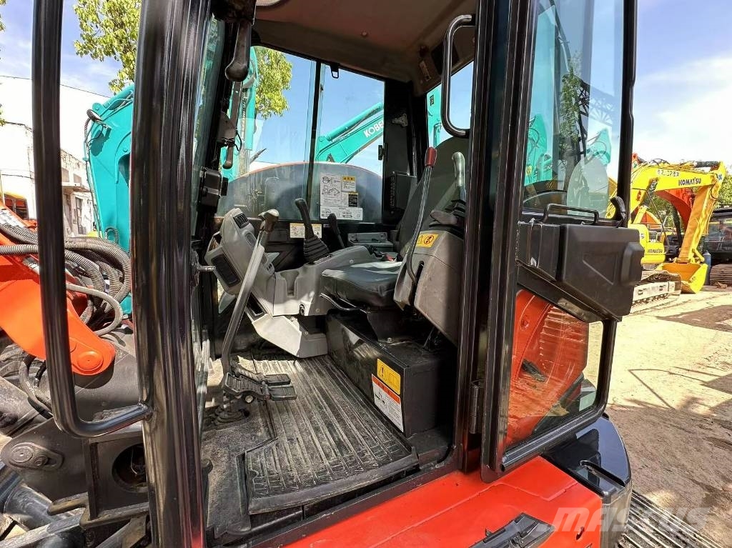 Kubota KX 155 Roomikekskavaatorid
