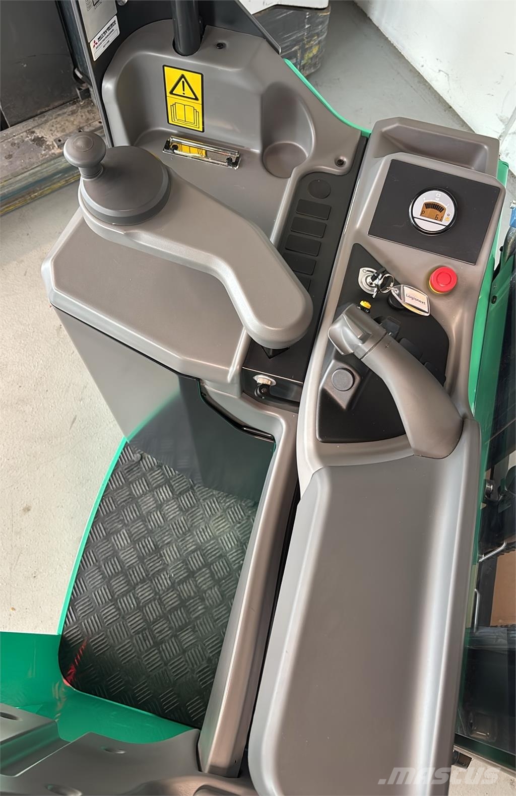 Mitsubishi SBR16N2 Ajettavat pinoamisvaunut