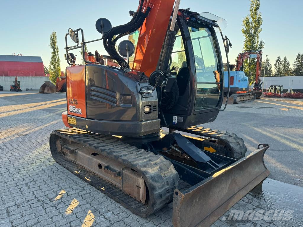 Hitachi ZX 85 US-6 Midi bageri 7t – 12t