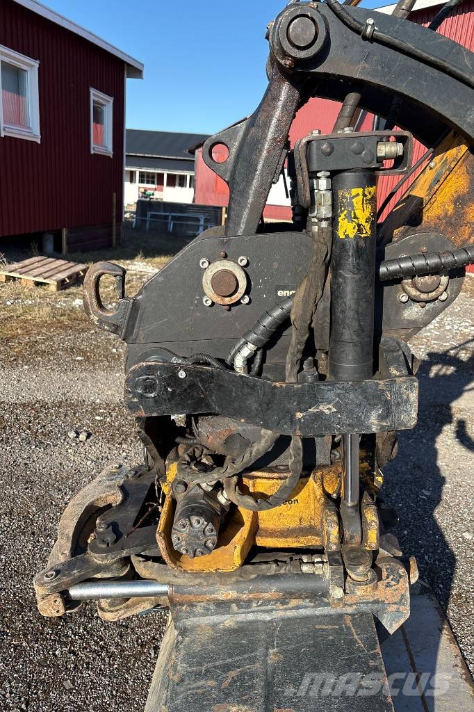 JCB Hydradig 110W inkl 3 skopor och Palmse kärra Hjulgravere