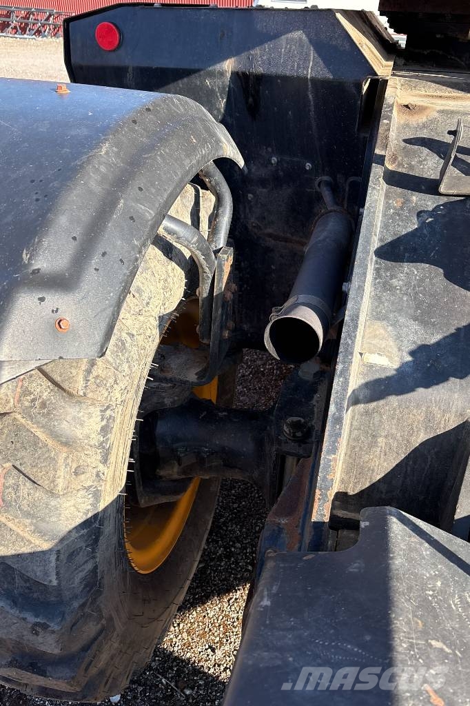 JCB Hydradig 110W inkl 3 skopor och Palmse kärra Hjulgravere
