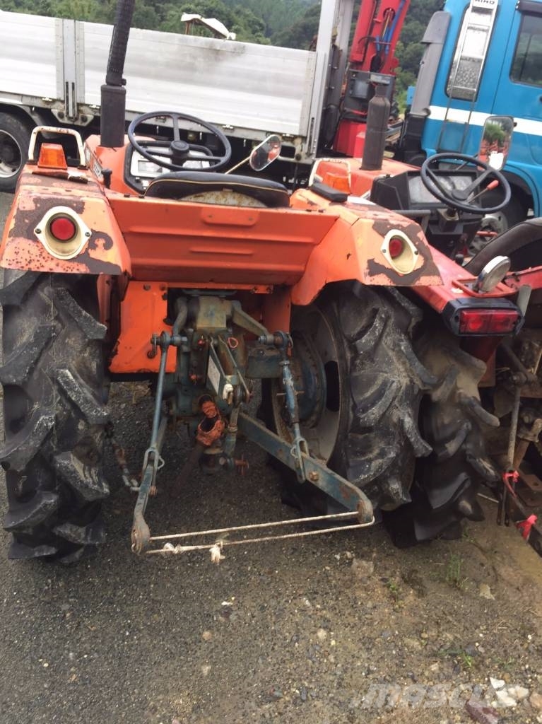 Kubota L2202DT トラクター