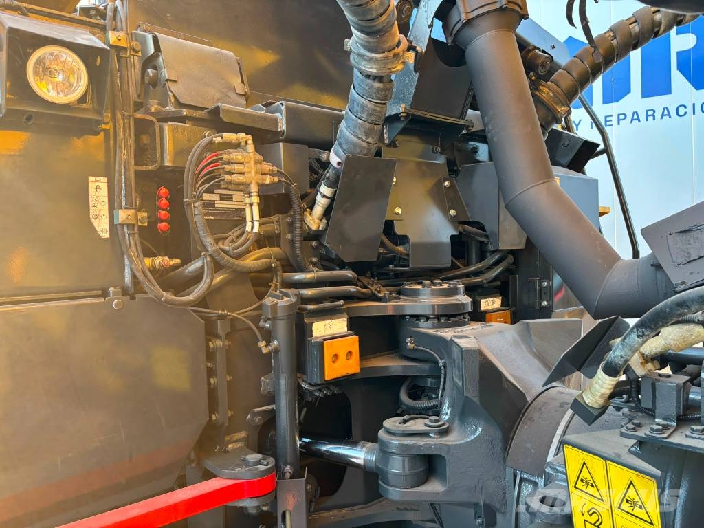 Komatsu HM400-3 Camiones articulados