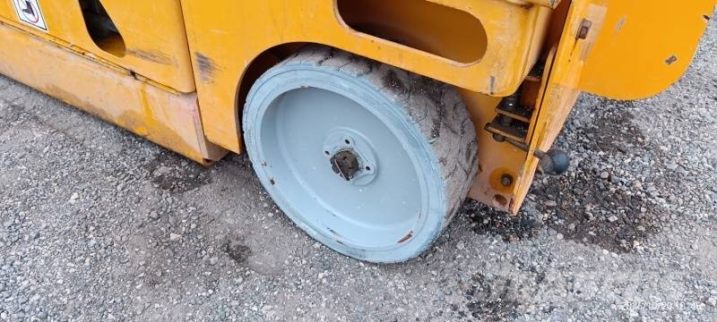 Haulotte Compact 10 - 10m, electric Scheren-Arbeitsbühnen