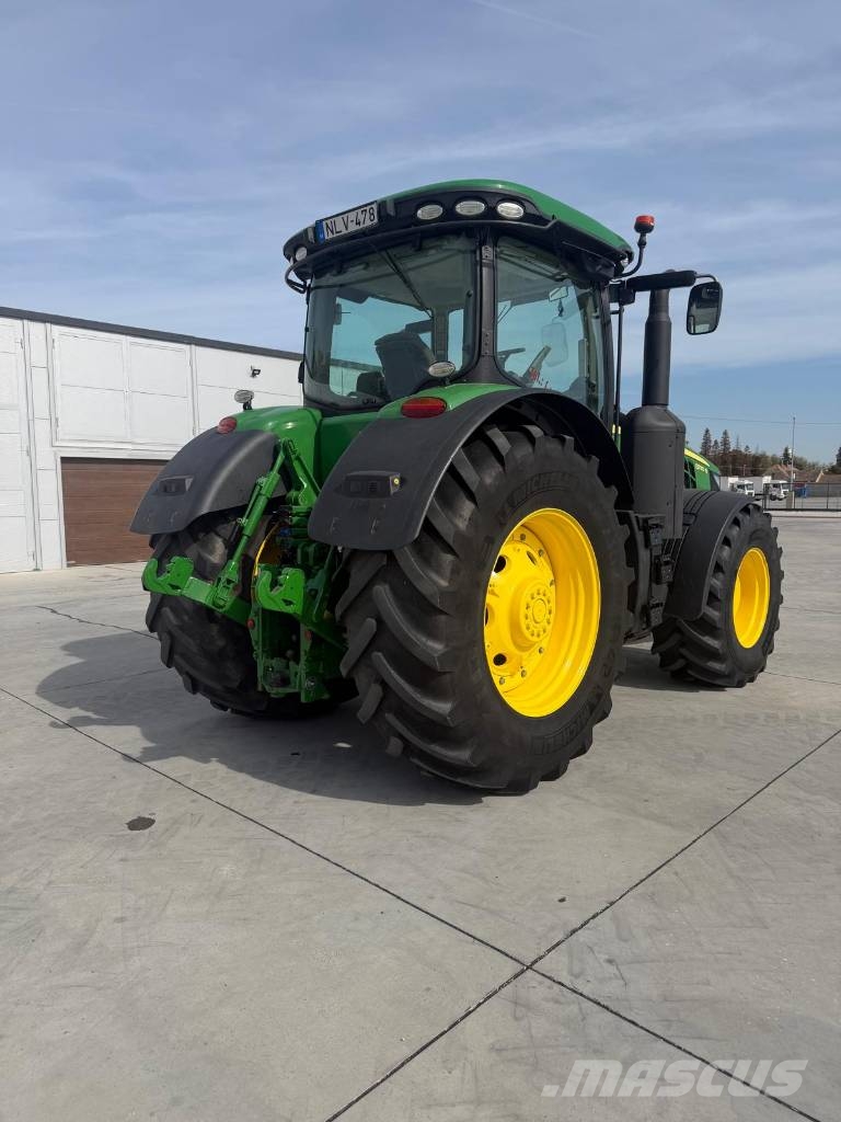 John Deere 8370 R Tractors