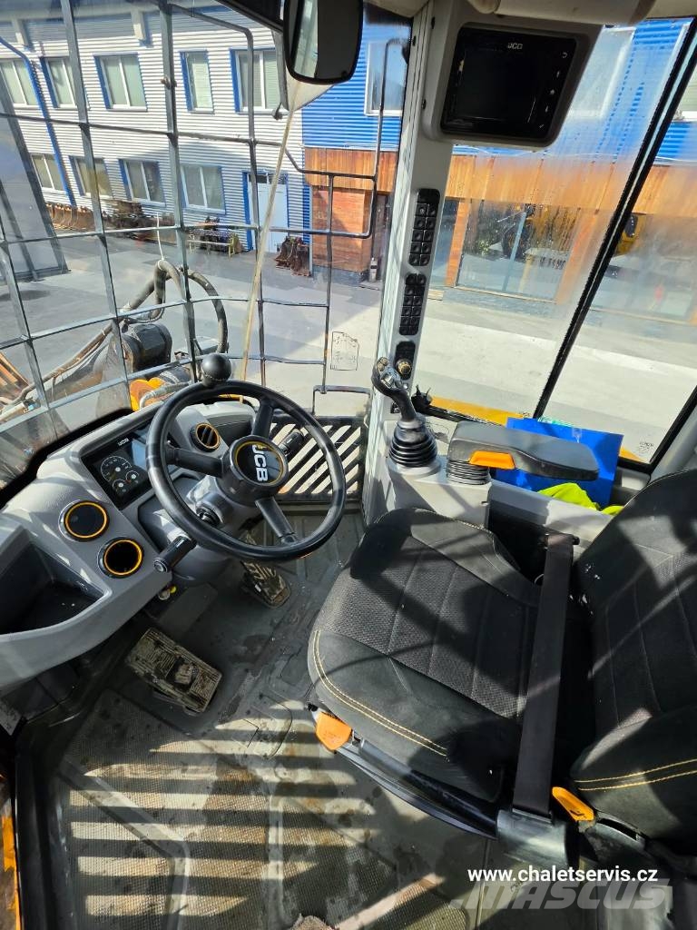 JCB 437 WHT Kolové nakladače