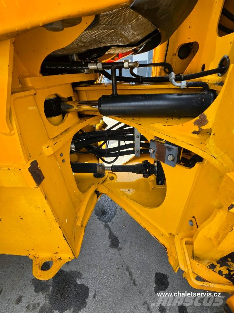 JCB 437 WHT Kolové nakladače