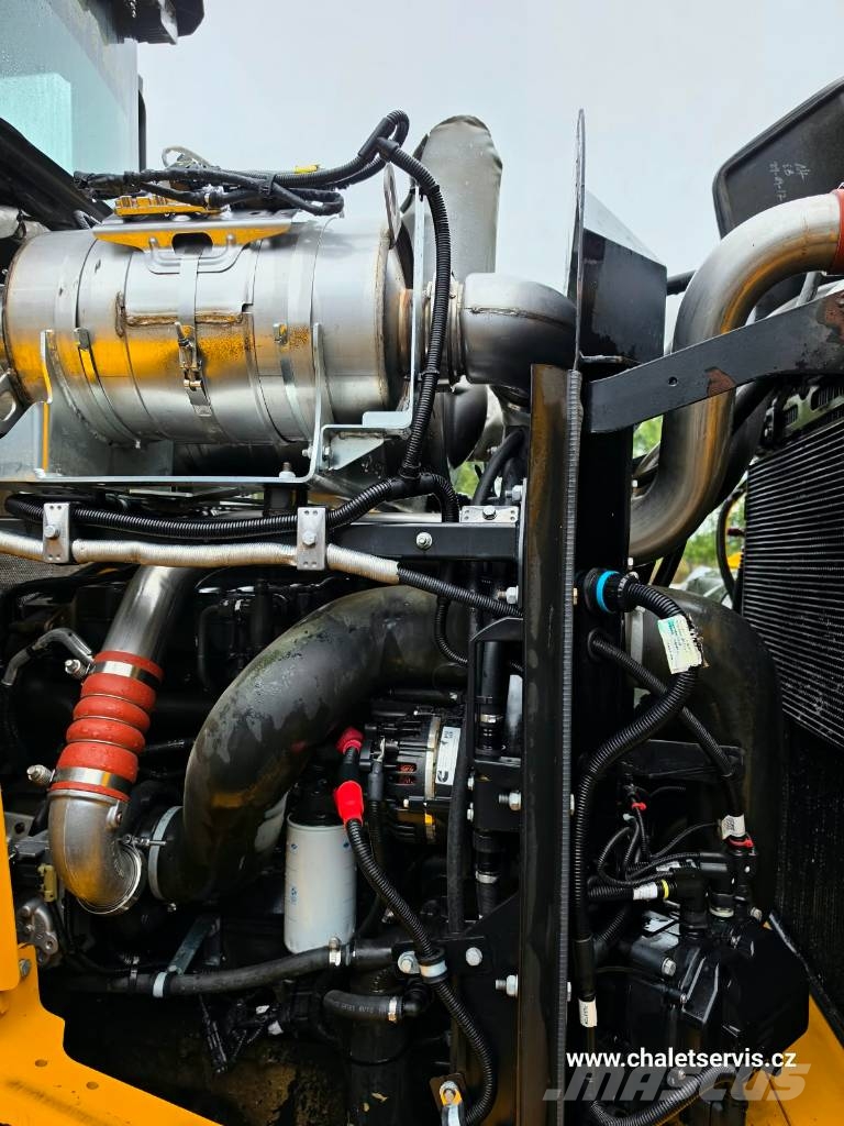 JCB 437 WHT Kolové nakladače