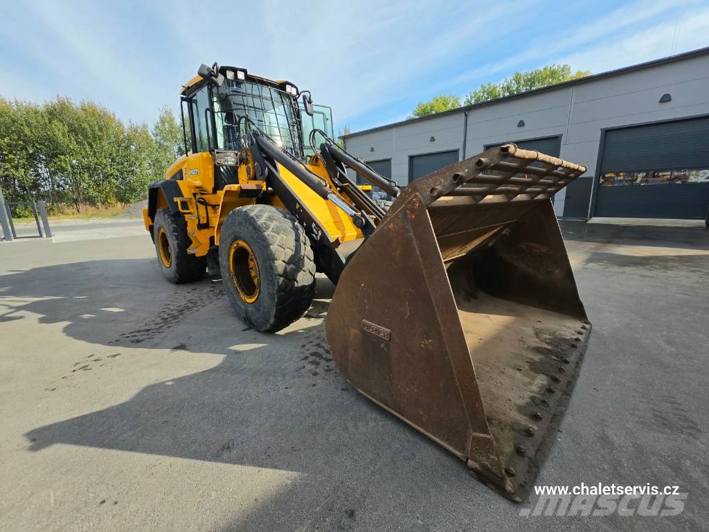 JCB 437 WHT Kolové nakladače