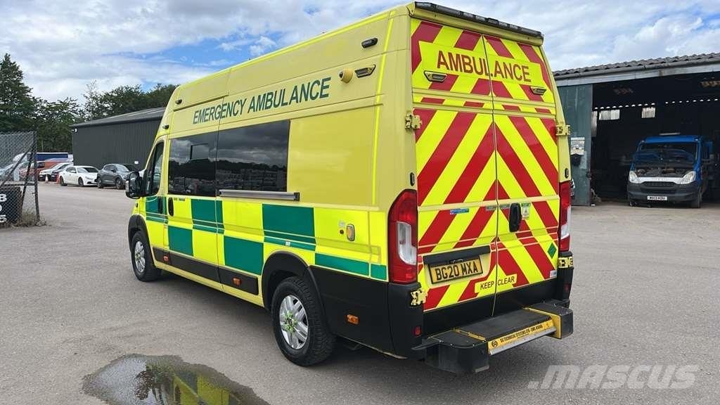 Fiat Ducato A&E Fiat Ducato A&E Box Body with Stryker P Sanitky