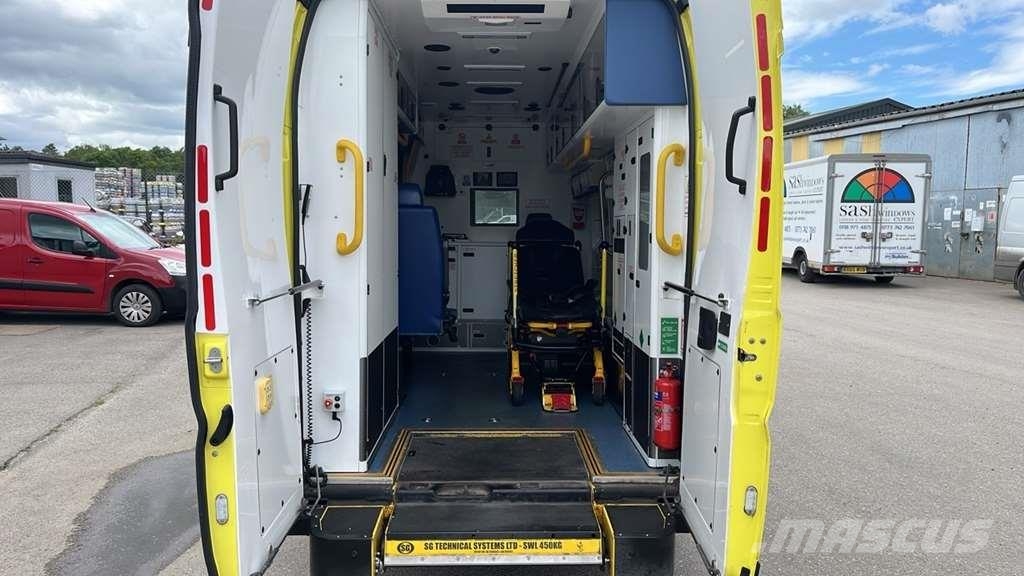 Fiat Ducato A&E Fiat Ducato A&E Box Body with Stryker P Sanitky