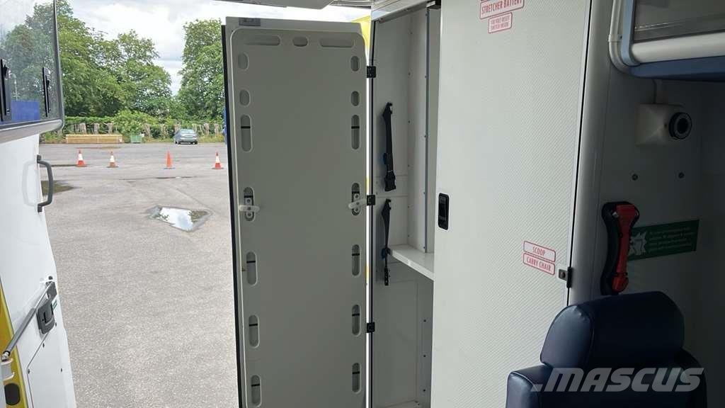 Fiat Ducato A&E Fiat Ducato A&E Box Body with Stryker P Sanitky