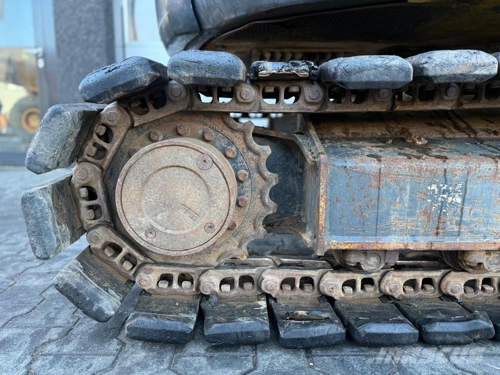 Komatsu PC80MR-3 Midibagger 7t - 12t