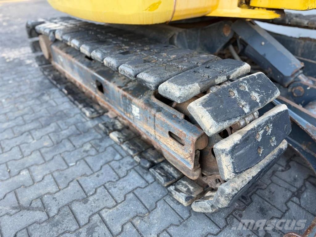 Komatsu PC80MR-3 Midibagger 7t - 12t