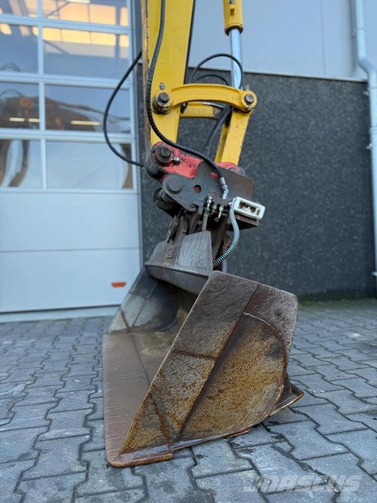 Komatsu PC80MR-3 Midibagger 7t - 12t