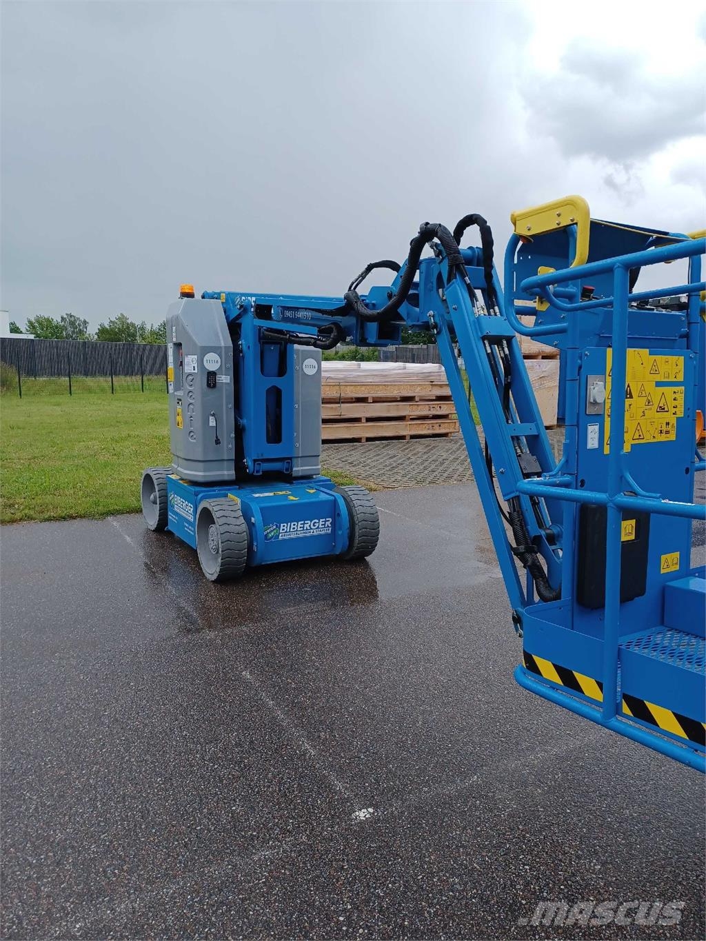 Genie Z30/20N RJ Plataformas con brazo de elevación manual