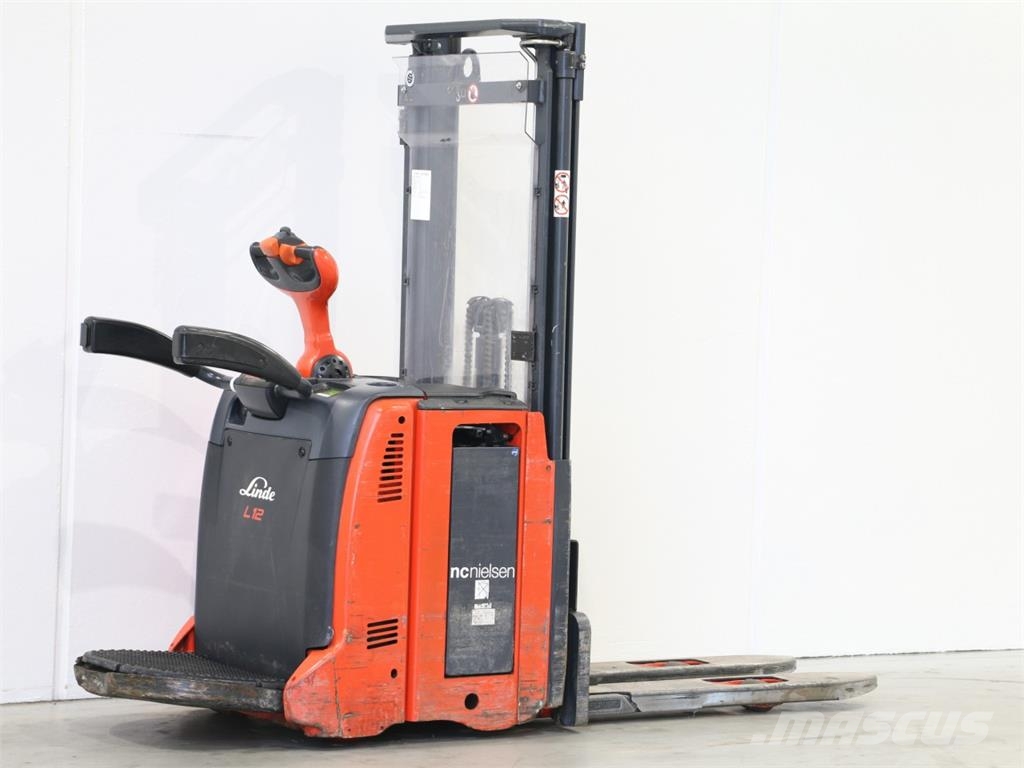 Linde L12AP/133-01 Παλετοφόρα πεζού χειριστή με ιστό