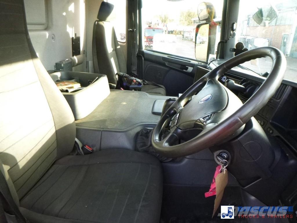 Scania P 400 8X2 RHD + Fassi F600 Kranen voor alle terreinen