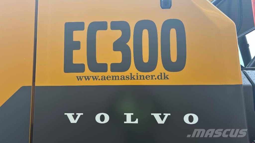 Volvo EC 300 FL Beltegraver