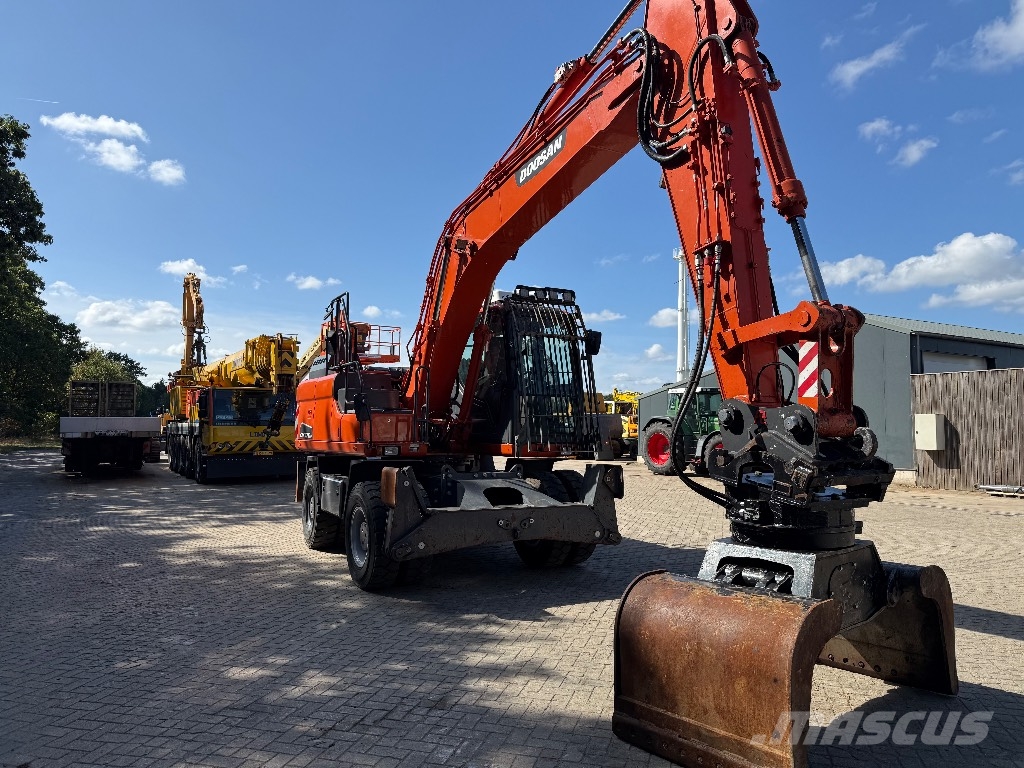 Doosan DX 170 W lift cabine sorting grab حفارات بعجل