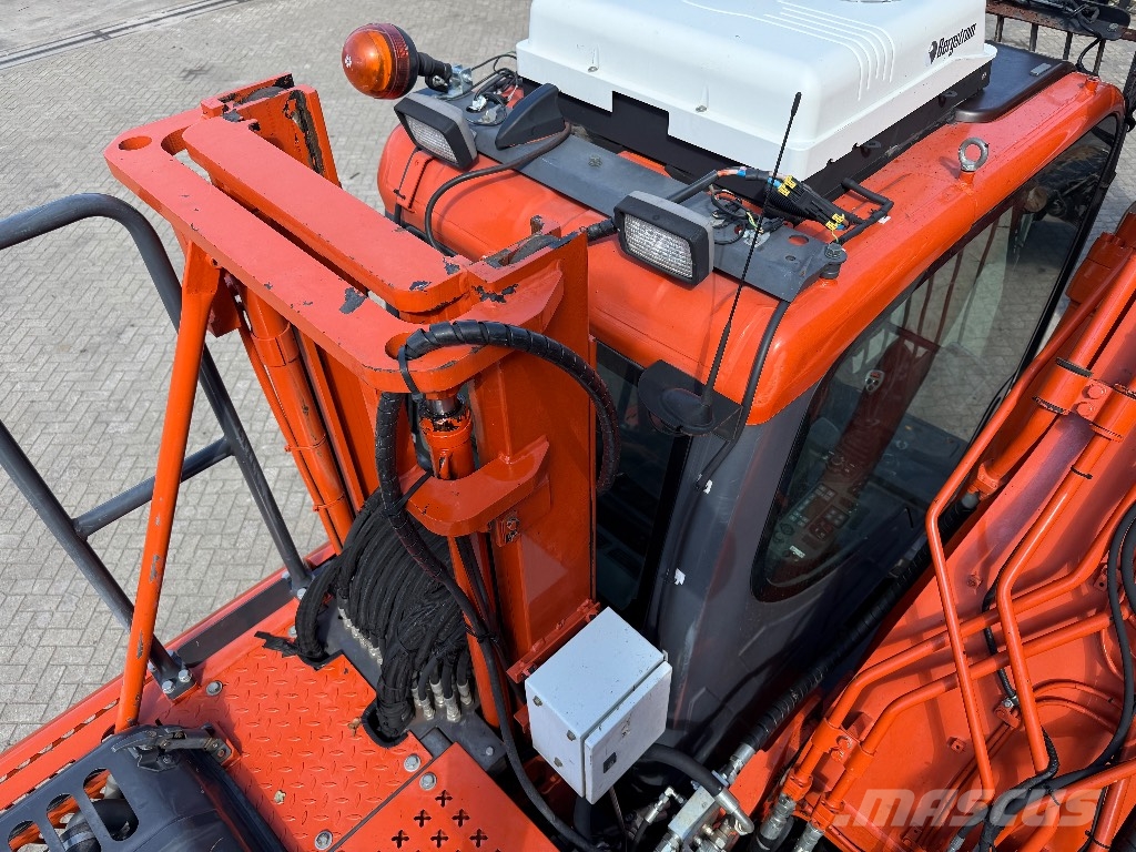Doosan DX 170 W lift cabine sorting grab حفارات بعجل