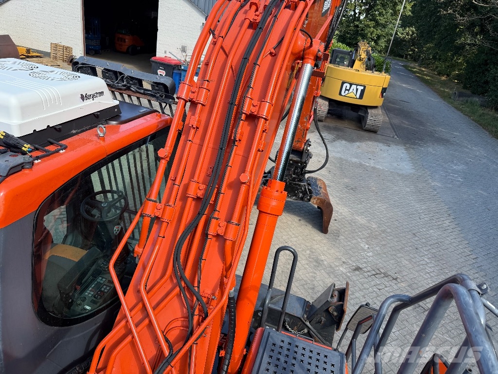 Doosan DX 170 W lift cabine sorting grab حفارات بعجل
