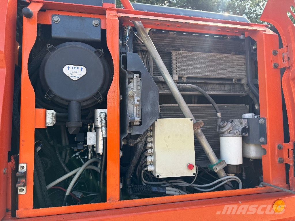 Doosan DX 170 W lift cabine sorting grab حفارات بعجل