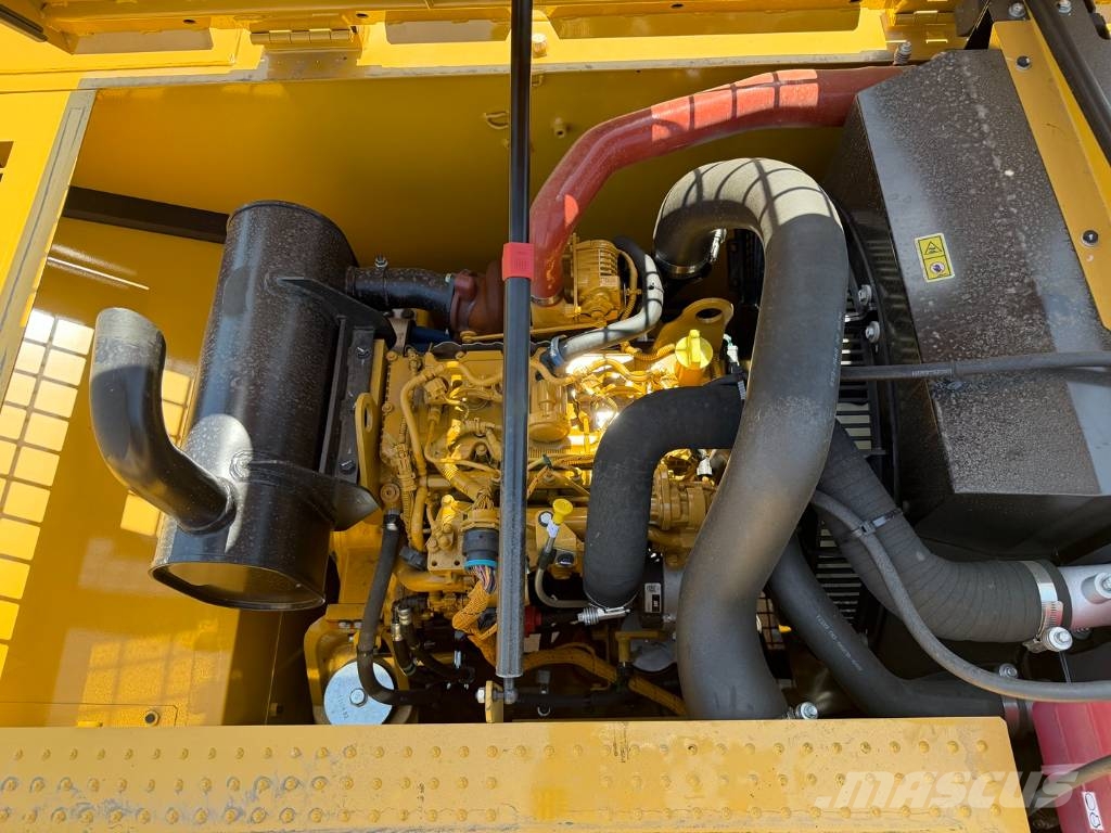 CAT 321 05A NEW UNUSED حفارات زحافة