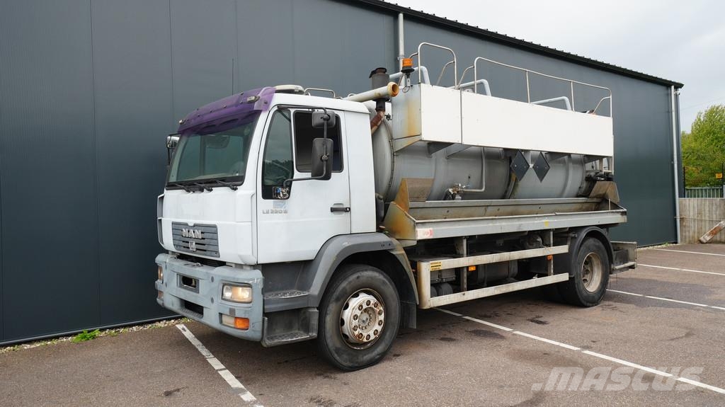 MAN LE 220 B vacuum truck 35.000km Kolkenzuigers