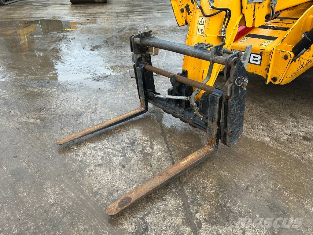 JCB 540-140 Teleskopski viličarji