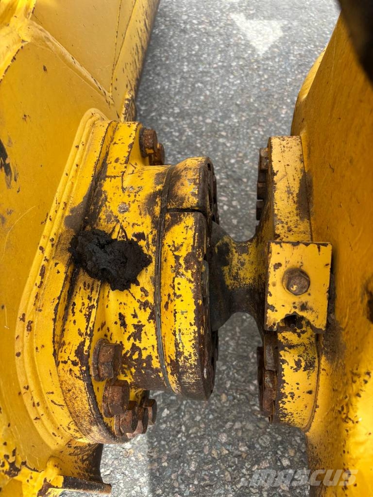 Komatsu D 61 EX-23 (GPS Prepared) Dozers - Tratores rastos