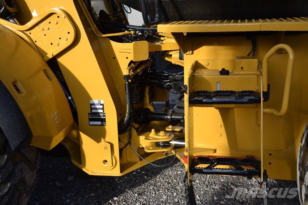 CAT 926 M لوادر بعجل