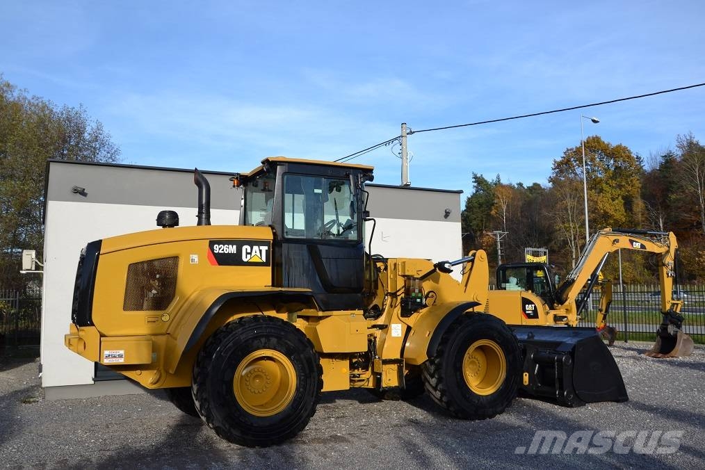 CAT 926 M لوادر بعجل