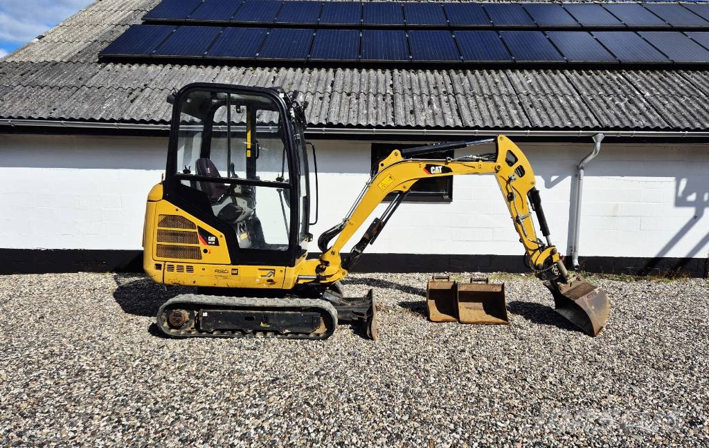 CAT 301.7 D Міні-екскаватори < 7т