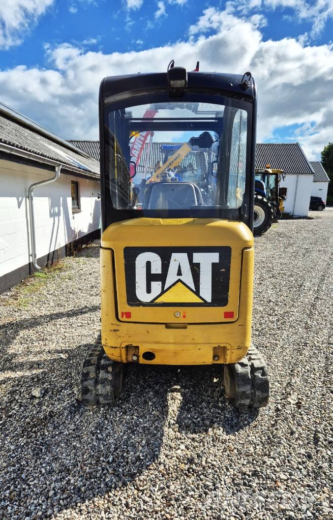 CAT 301.7 D Міні-екскаватори < 7т